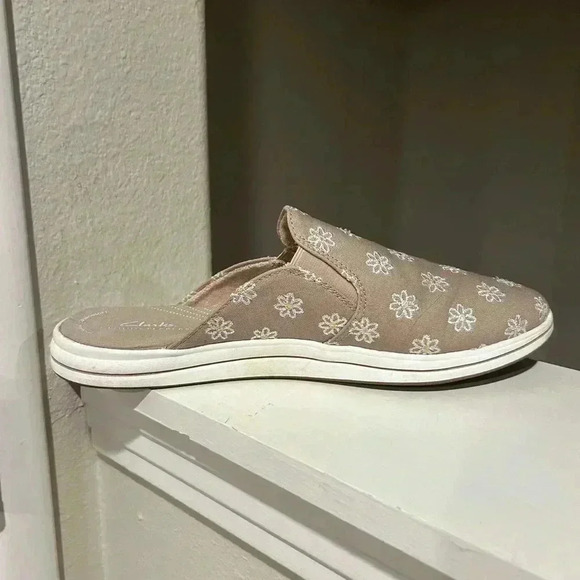 Clarks Breeze Shore Taupe Women's Size 11 M Slides Shoes Sandals 66481 Worn Once - Picture 5 of 10